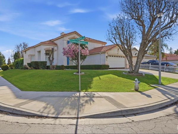 5841 Greenhorn Mountain Court, Bakersfield, CA 93313