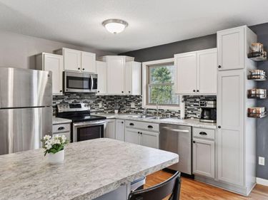 3100 75th Avenue N, Brooklyn Park, MN 55443