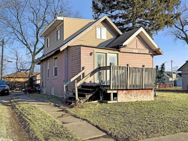 202 Carson Avenue, Iowa Falls, IA 50126