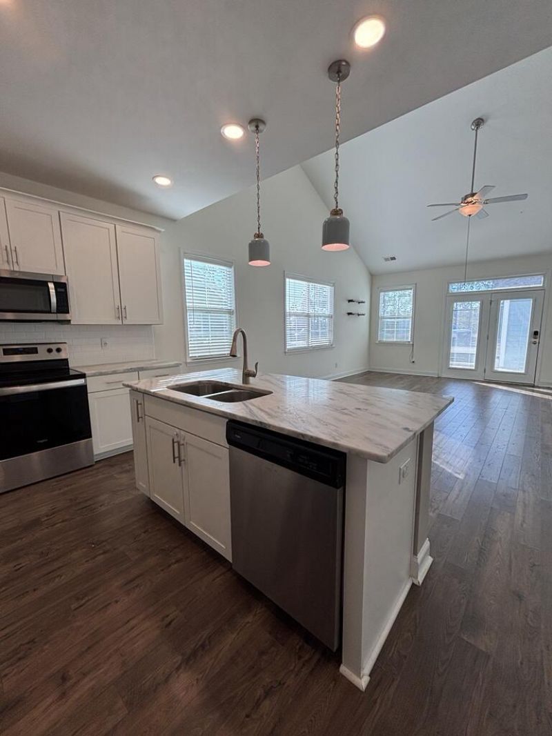 608 Ravensridge Lane Photo 7