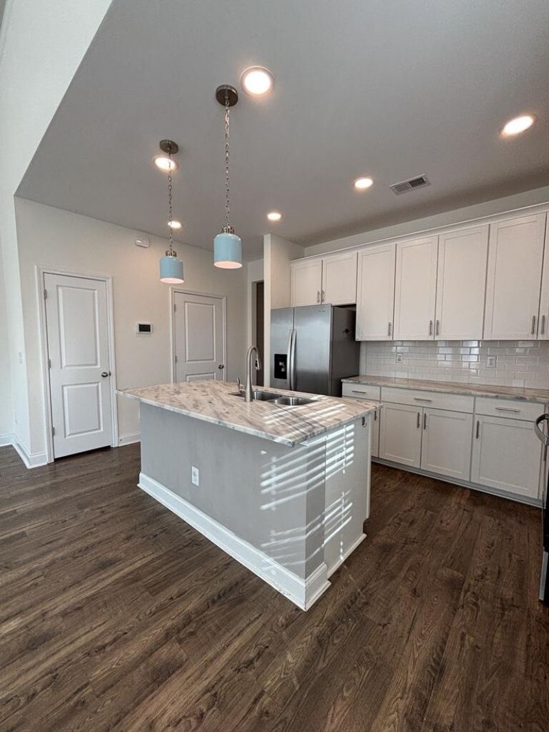 608 Ravensridge Lane Photo 9