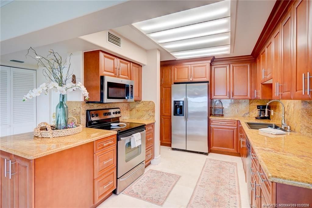 1289 NE Ocean Boulevard, Unit 6, Stuart, FL 34996 Photo