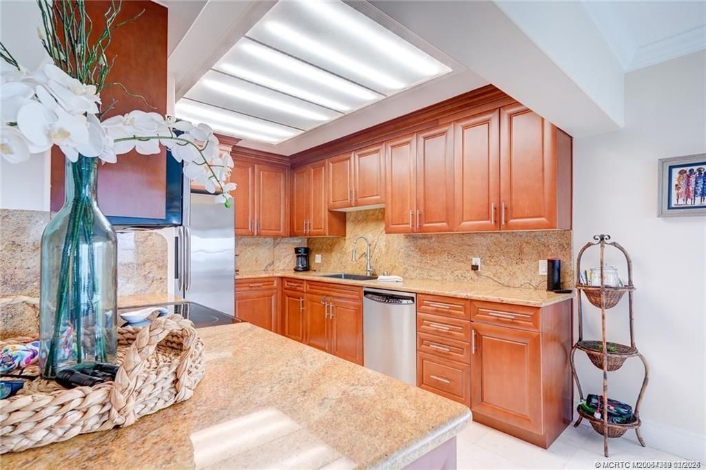 1289 NE Ocean Boulevard, Unit 6, Stuart, FL 34996 Photo