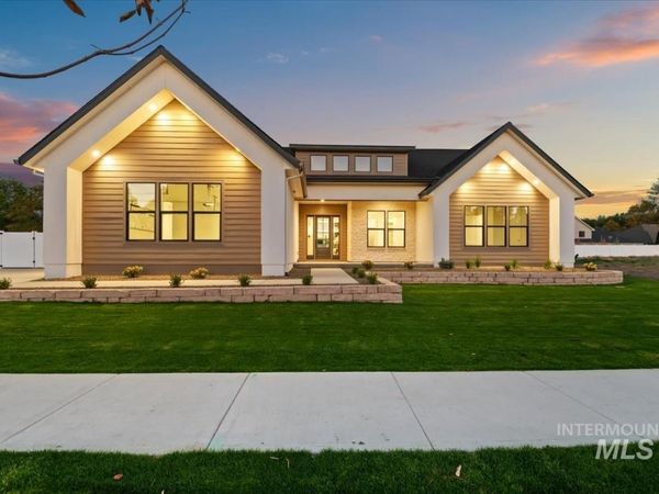 196 N Timber Wolf Pl, Eagle, ID 83616