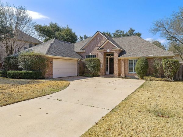 2040 Saint Andrews DR, Round Rock, TX 78664