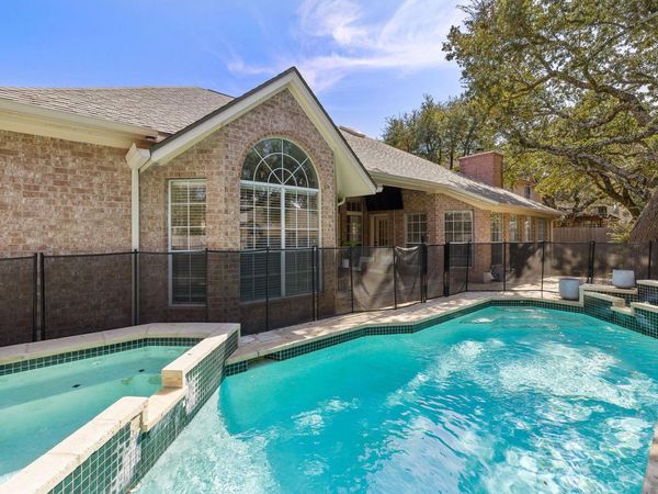 2040 SAINT ANDREWS DR, Round Rock, TX 78664