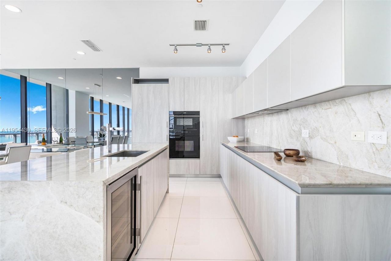 3131 NE 7th Ave, Unit UPH5303, Miami, FL 33137 Photo