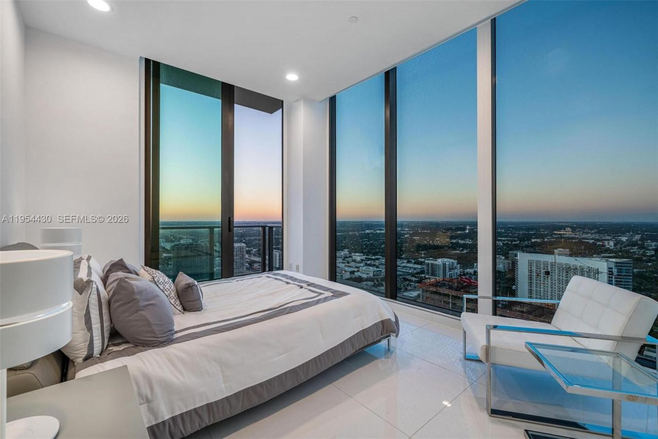 3131 NE 7th Ave, Unit UPH5303, Miami, FL 33137 Photo