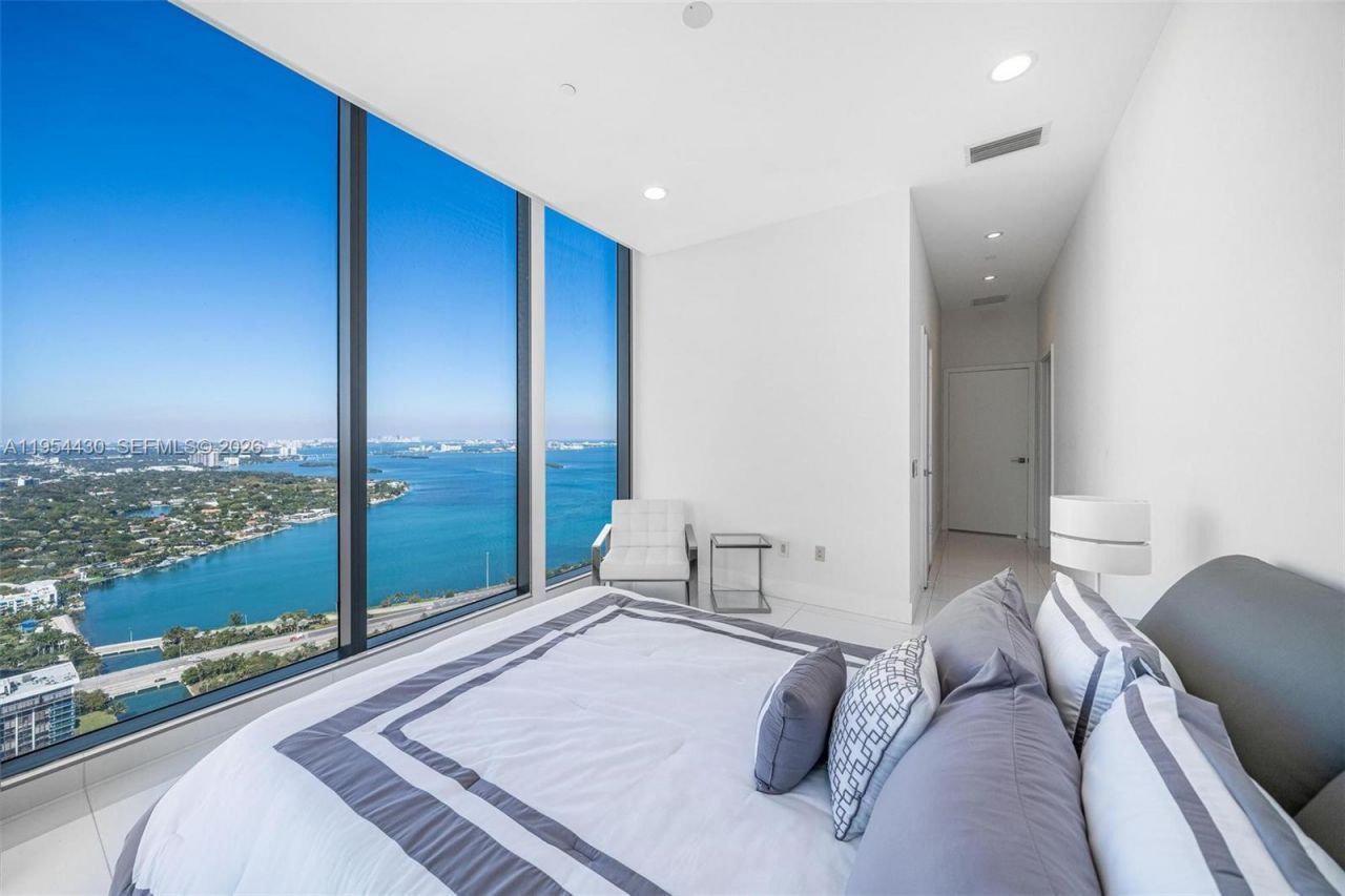 3131 NE 7th Ave, Unit UPH5303, Miami, FL 33137 Photo