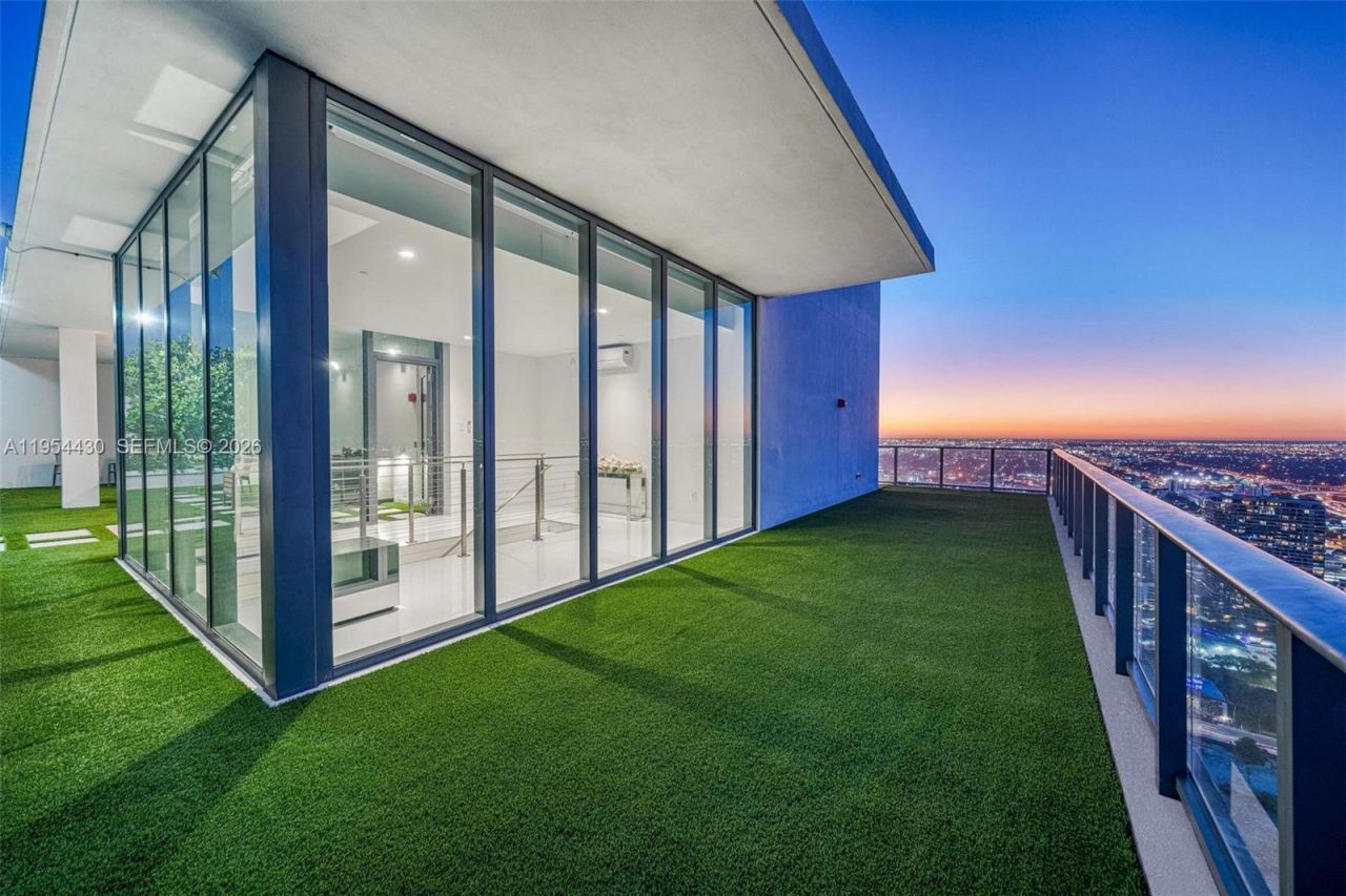 3131 NE 7th Ave, Unit UPH5303, Miami, FL 33137 Photo