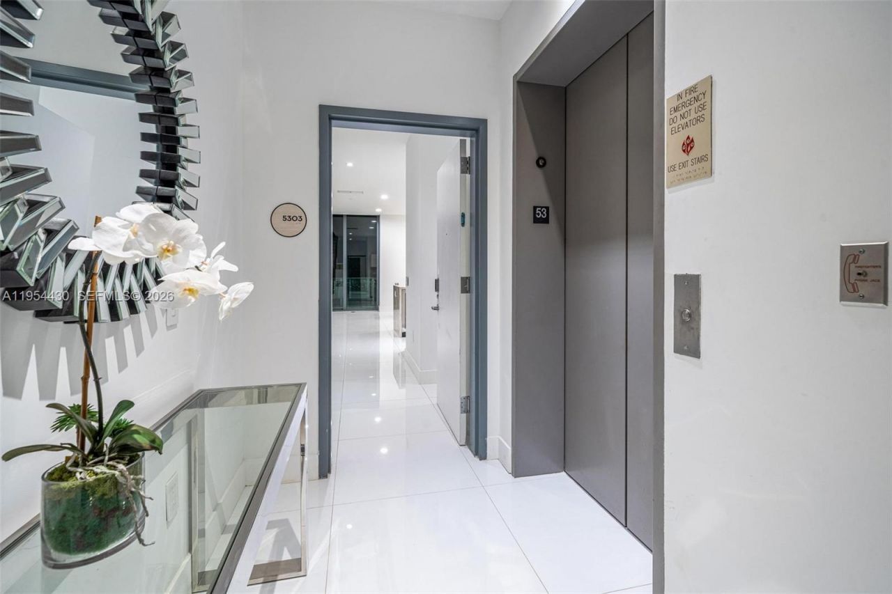 3131 NE 7th Ave, Unit UPH5303, Miami, FL 33137 Photo