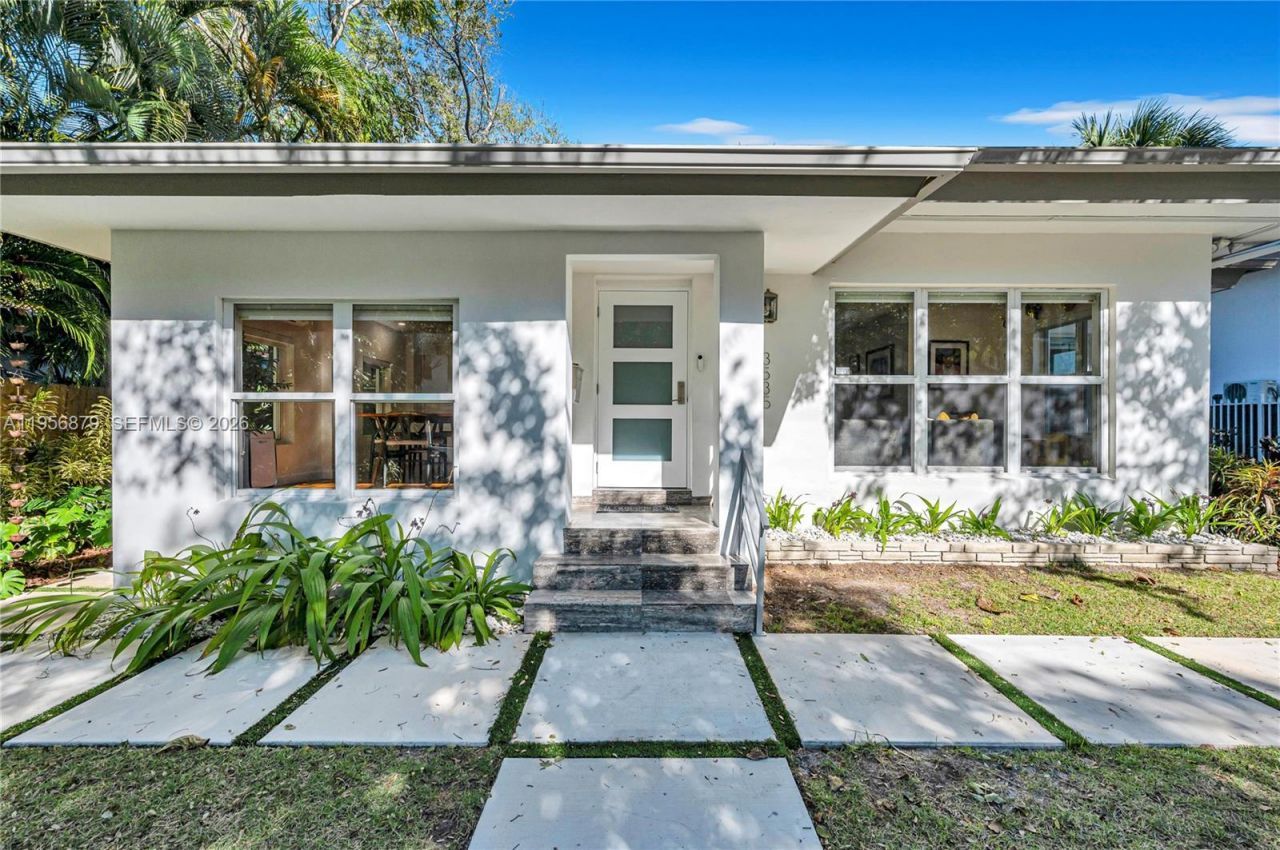 3535 W Glencoe St, Miami, FL 33133 Photo