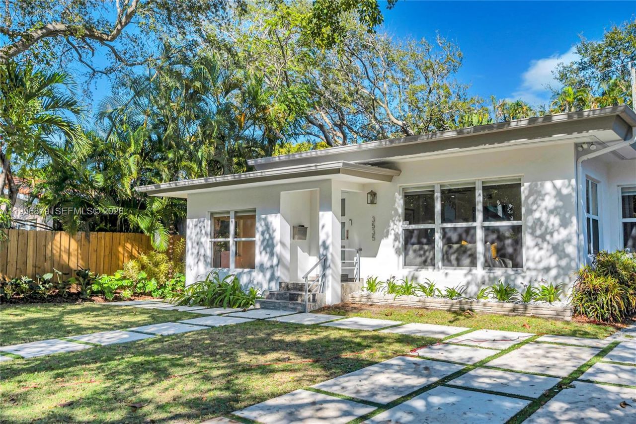 3535 W Glencoe St, Miami, FL 33133 Photo