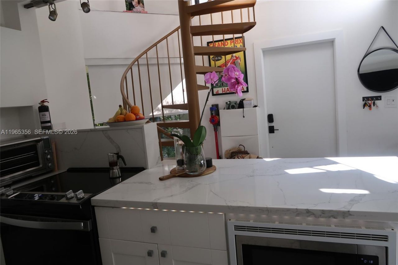 3034 SW 27th Ave, Unit 4, Miami, FL 33133 Photo