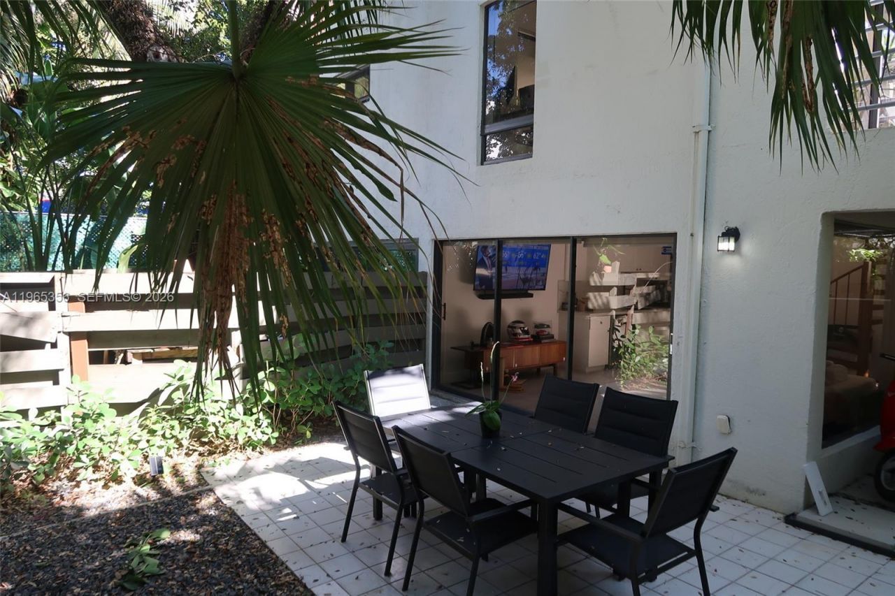 3034 SW 27th Ave, Unit 4, Miami, FL 33133 Photo