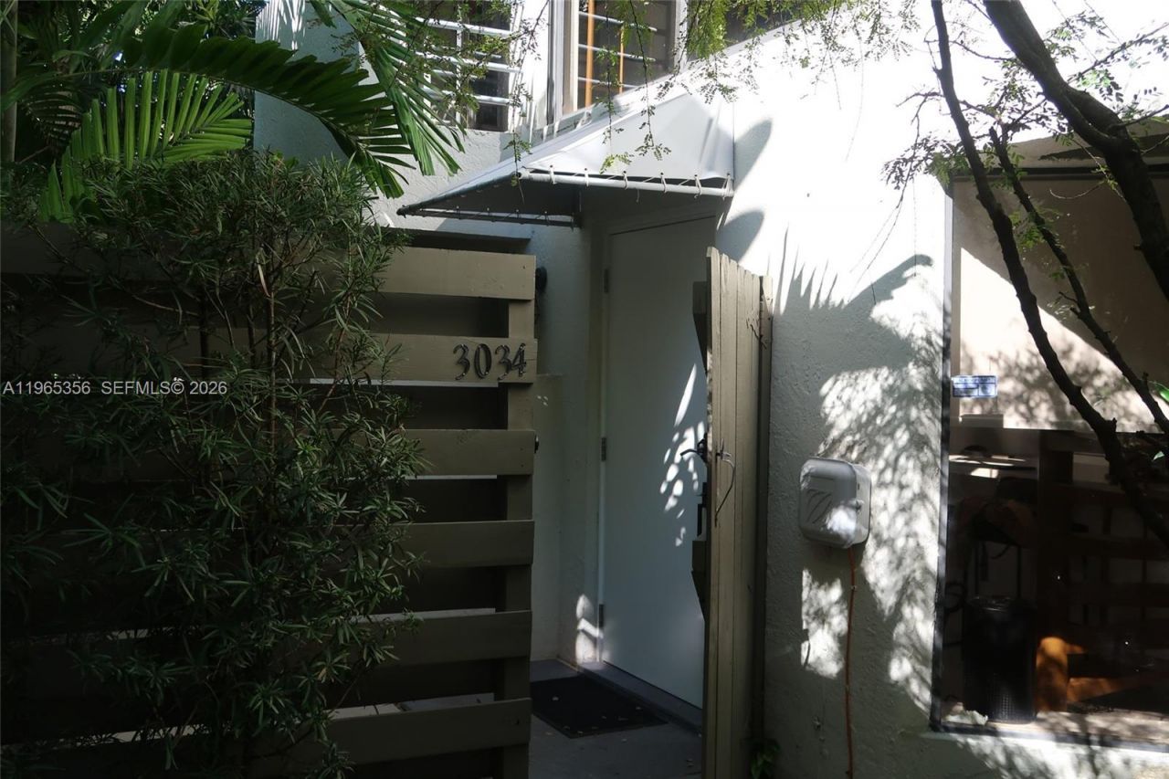 3034 SW 27th Ave, Unit 4, Miami, FL 33133 Photo