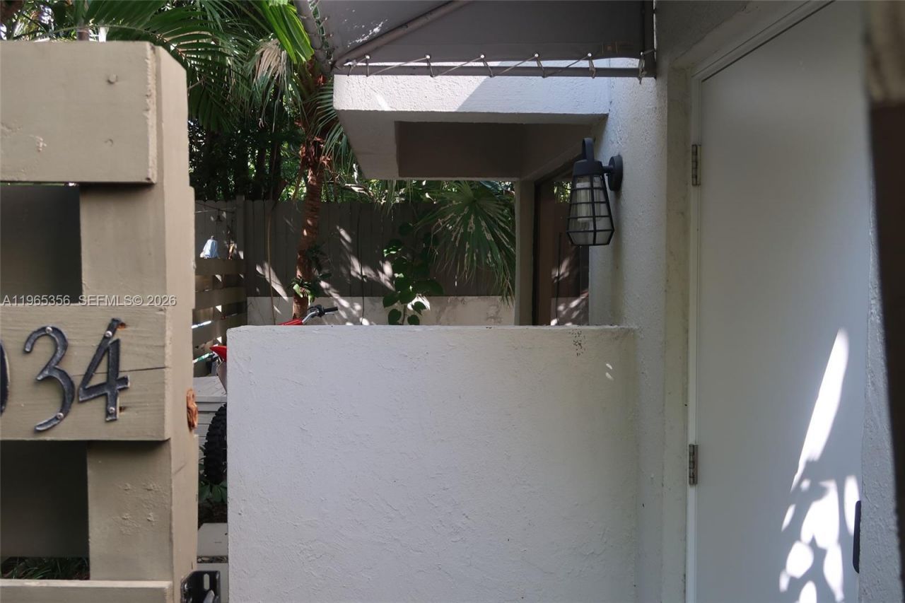 3034 SW 27th Ave, Unit 4, Miami, FL 33133 Photo