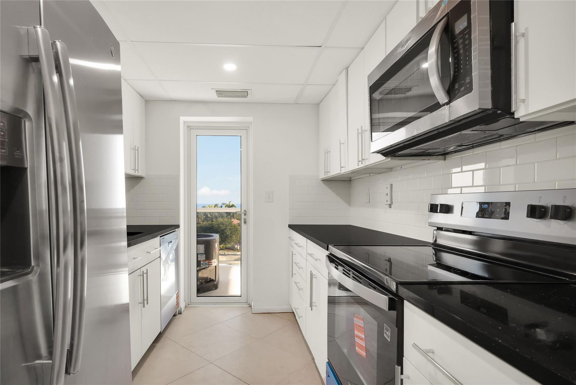 2715 N Ocean Boulevard, Unit 7D, Fort Lauderdale, FL 33308 Photo