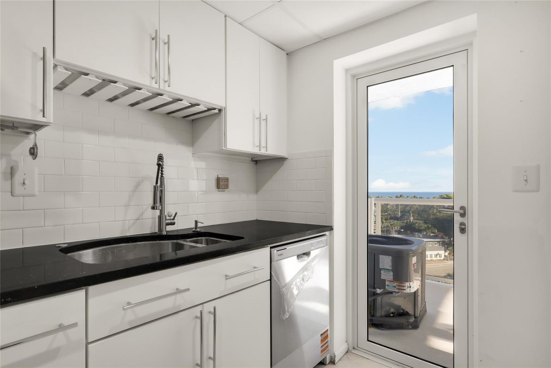 2715 N Ocean Boulevard, Unit 7D, Fort Lauderdale, FL 33308 Photo