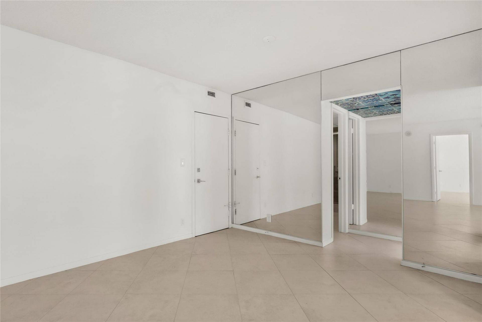 2715 N Ocean Boulevard, Unit 7D, Fort Lauderdale, FL 33308 Photo