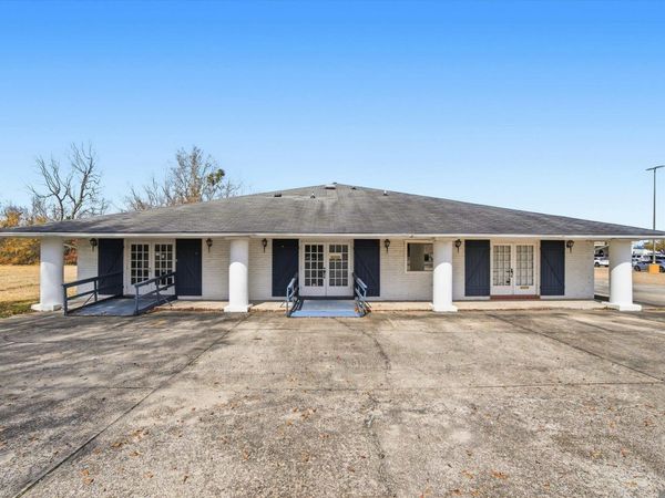 322 & 324 E Worthy St, Gonzales, LA 70737