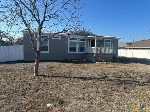 908 Henry Street , Cuero, TX 77954