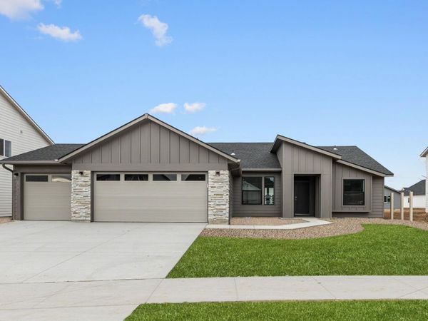 8270 E Bright Angel Dr, Nampa, ID 83687