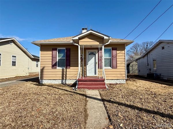 223 Kingshighway, East Alton, IL 62024