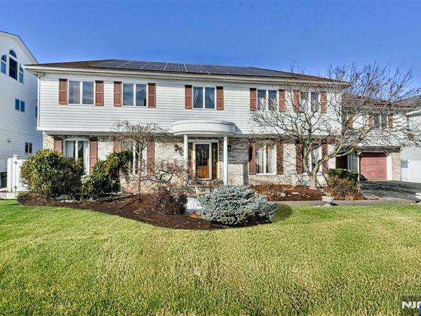 20 Albert, MOONACHIE, NJ 07074