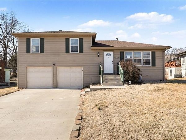 8704 Kentucky Avenue, Raytown, MO 64138