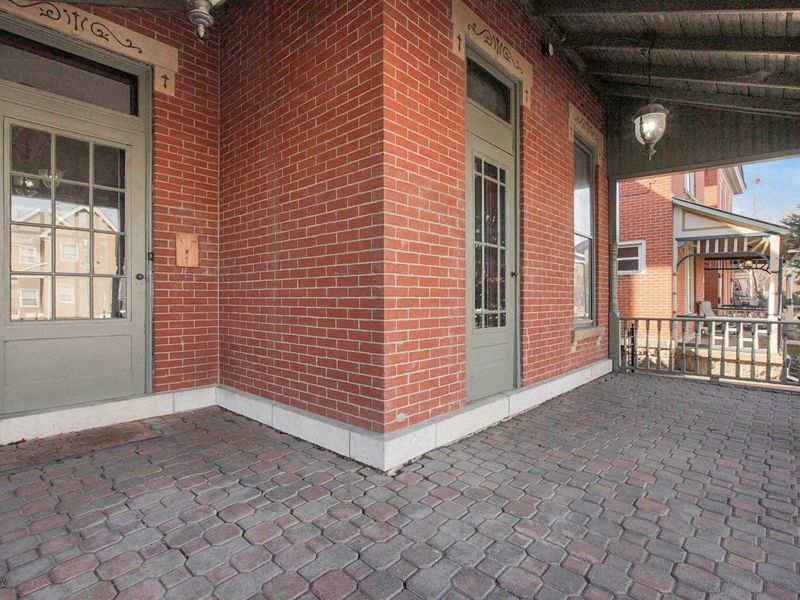 93 W King Avenue, Columbus, OH 43201 Photo 3