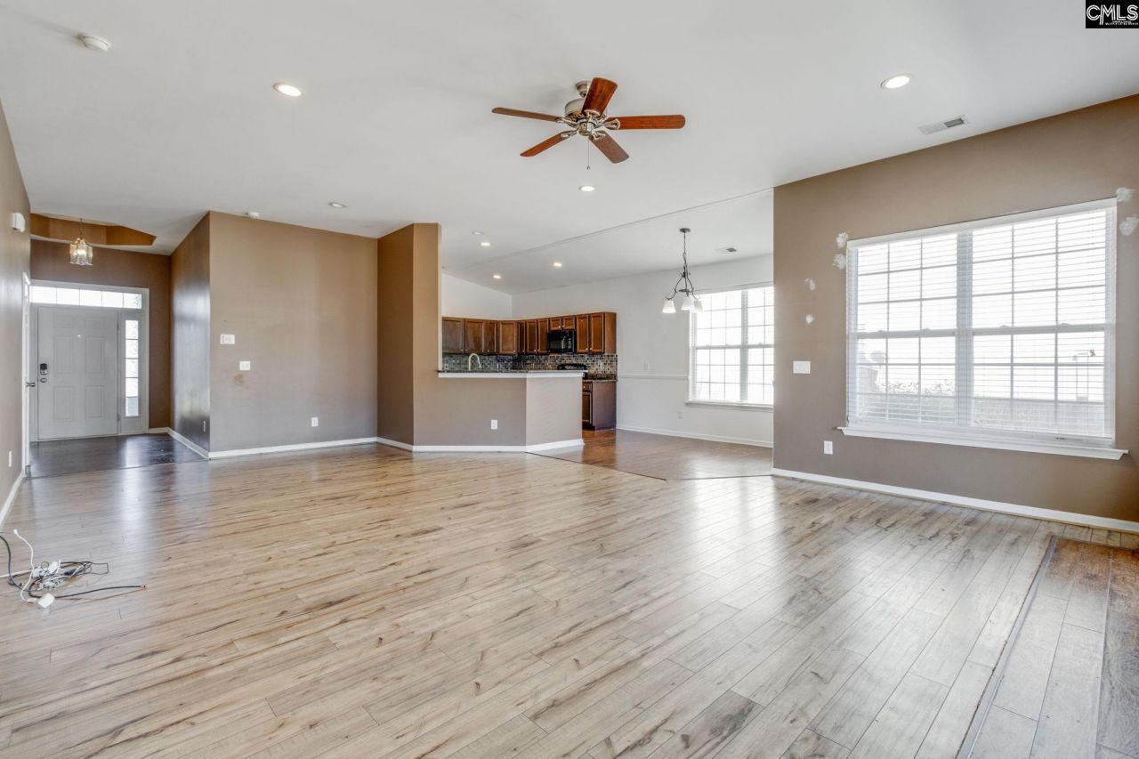 210 Flora Springs Circle Photo 10