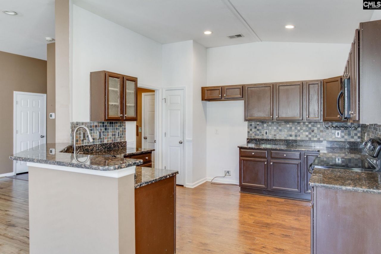 210 Flora Springs Circle Photo 11