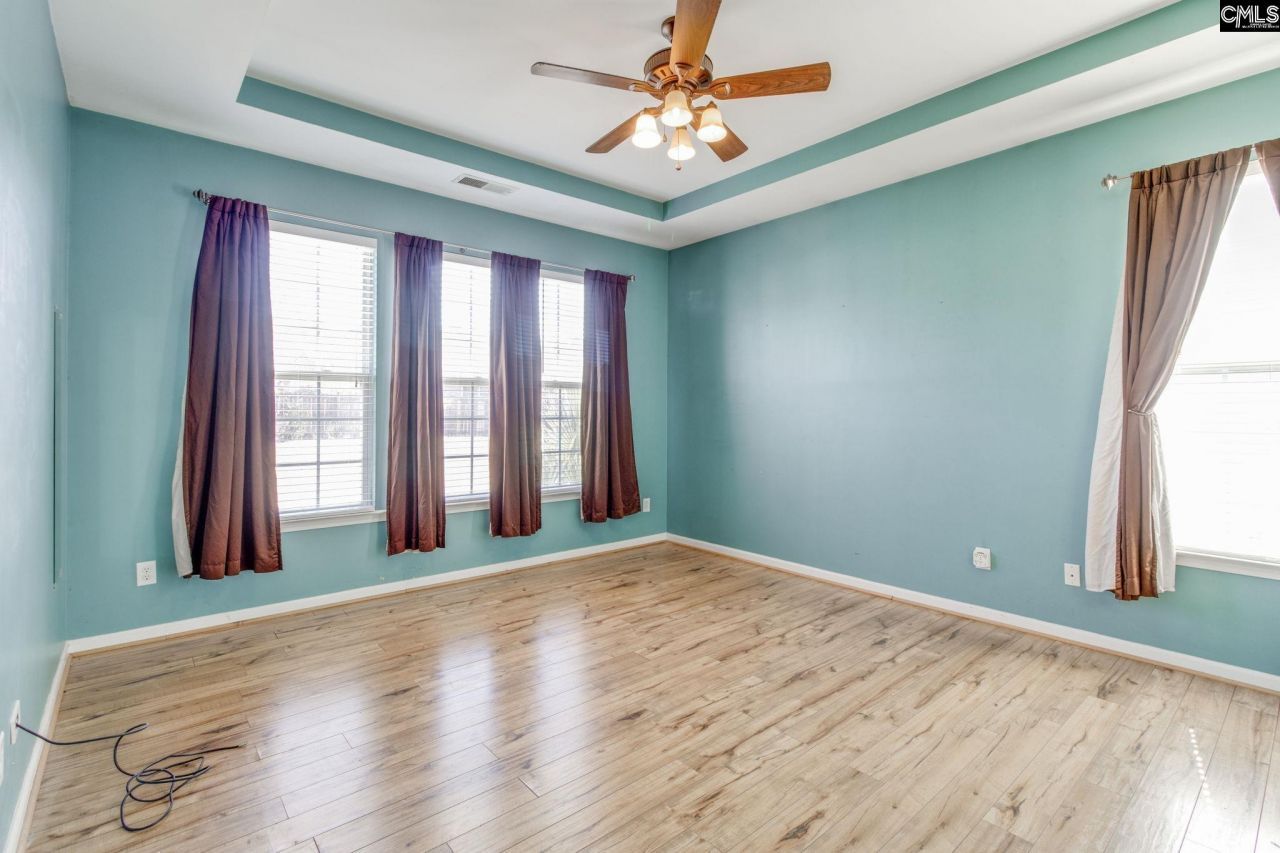 210 Flora Springs Circle Photo 16