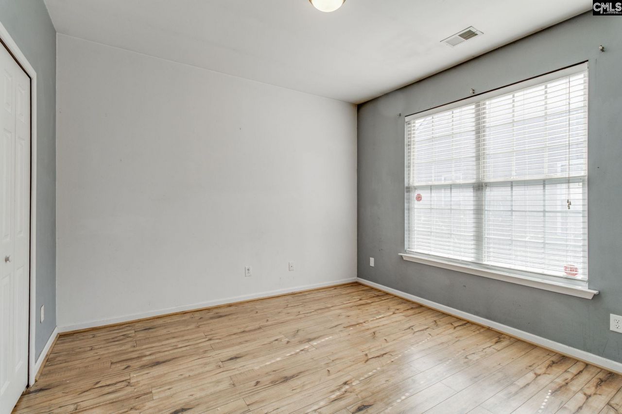 210 Flora Springs Circle Photo 25