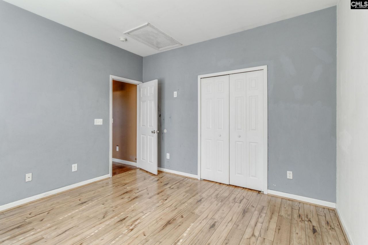 210 Flora Springs Circle Photo 26