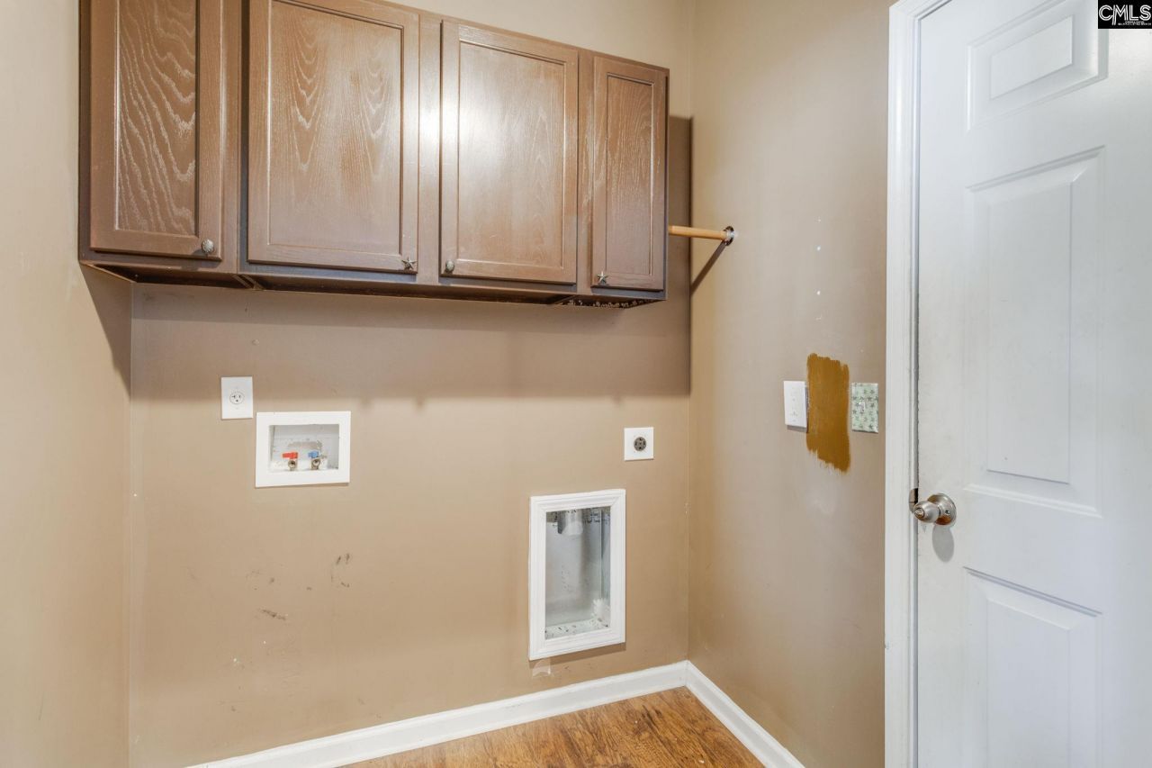 210 Flora Springs Circle Photo 28