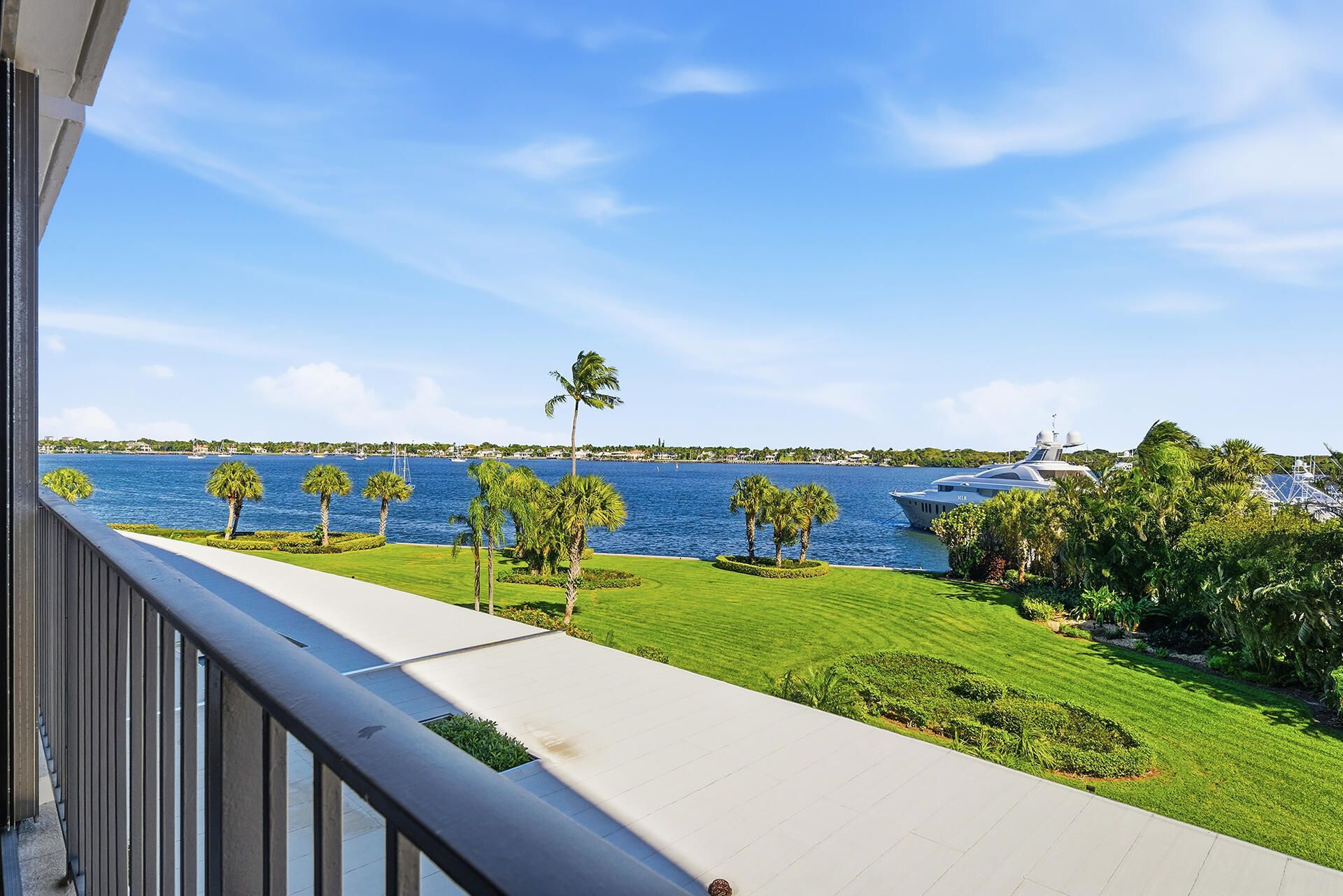 122 Lakeshore Drive, Unit 433, North Palm Beach, FL 33408 Photo