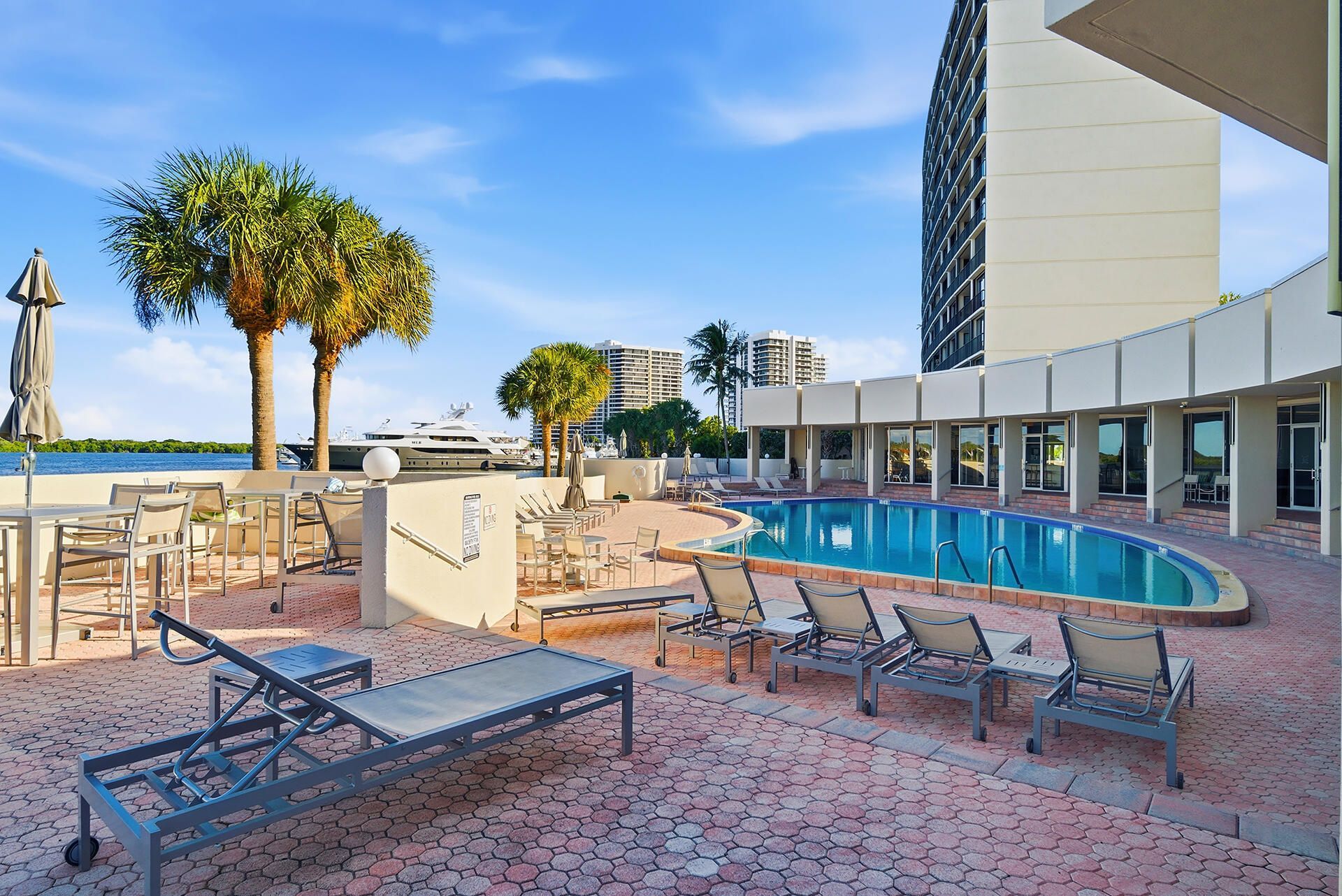 122 Lakeshore Drive, Unit 433, North Palm Beach, FL 33408 Photo