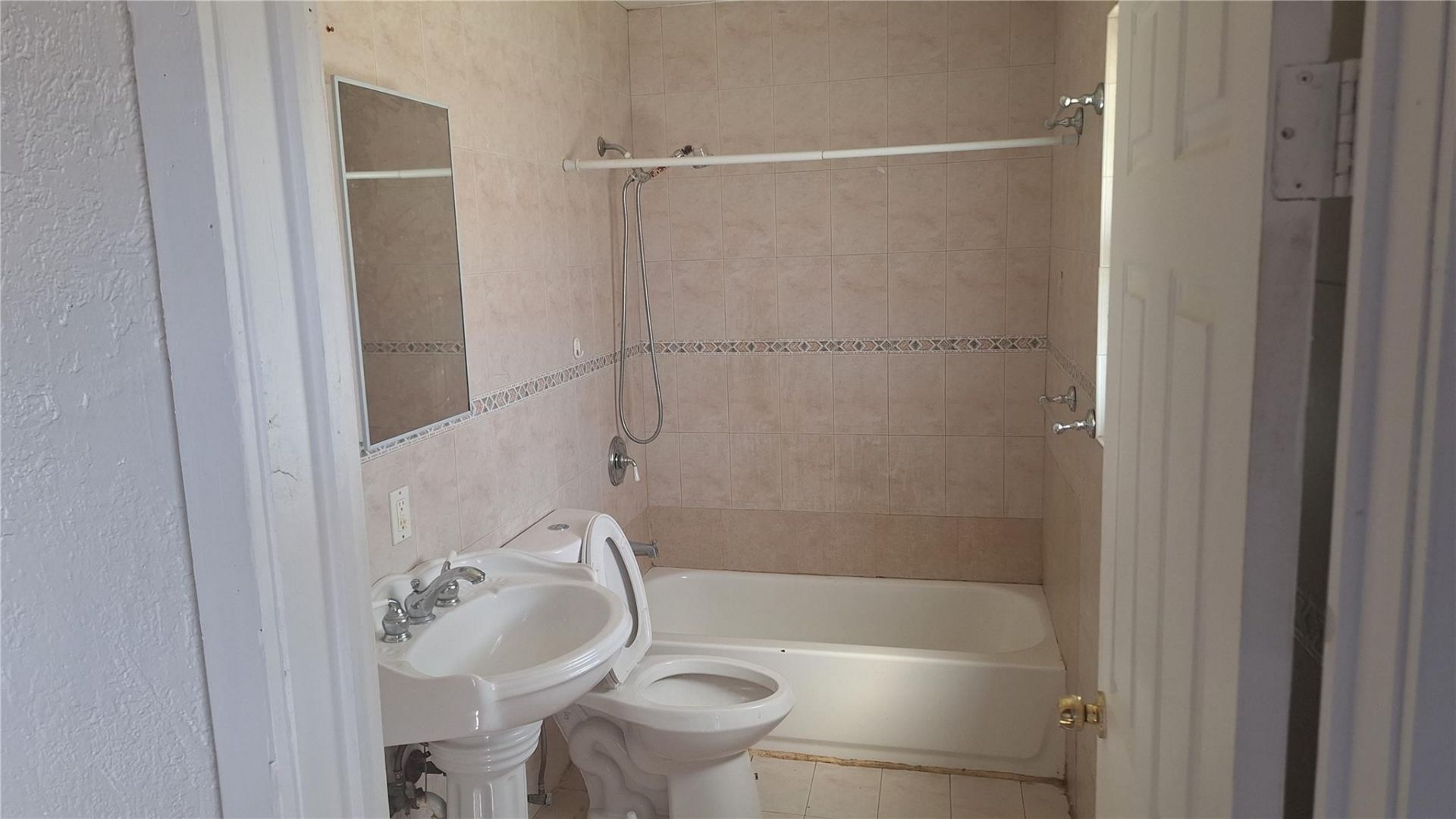 2523 Roosevelt Street, Unit 3, Hollywood, FL 33020 Photo