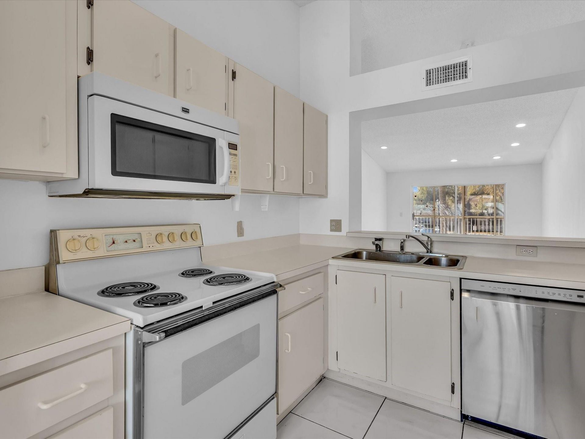 7663 Trent Drive, Unit 216, Tamarac, FL 33321 Photo