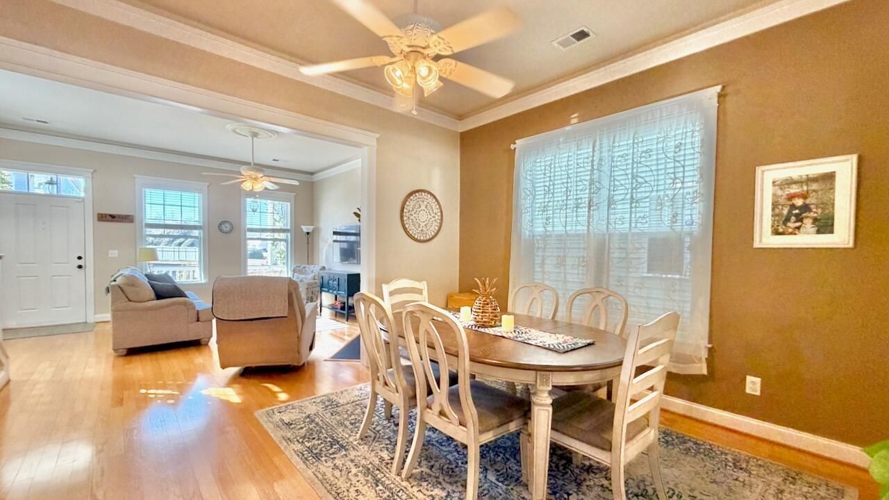 105 Hyacinth Street Photo 11