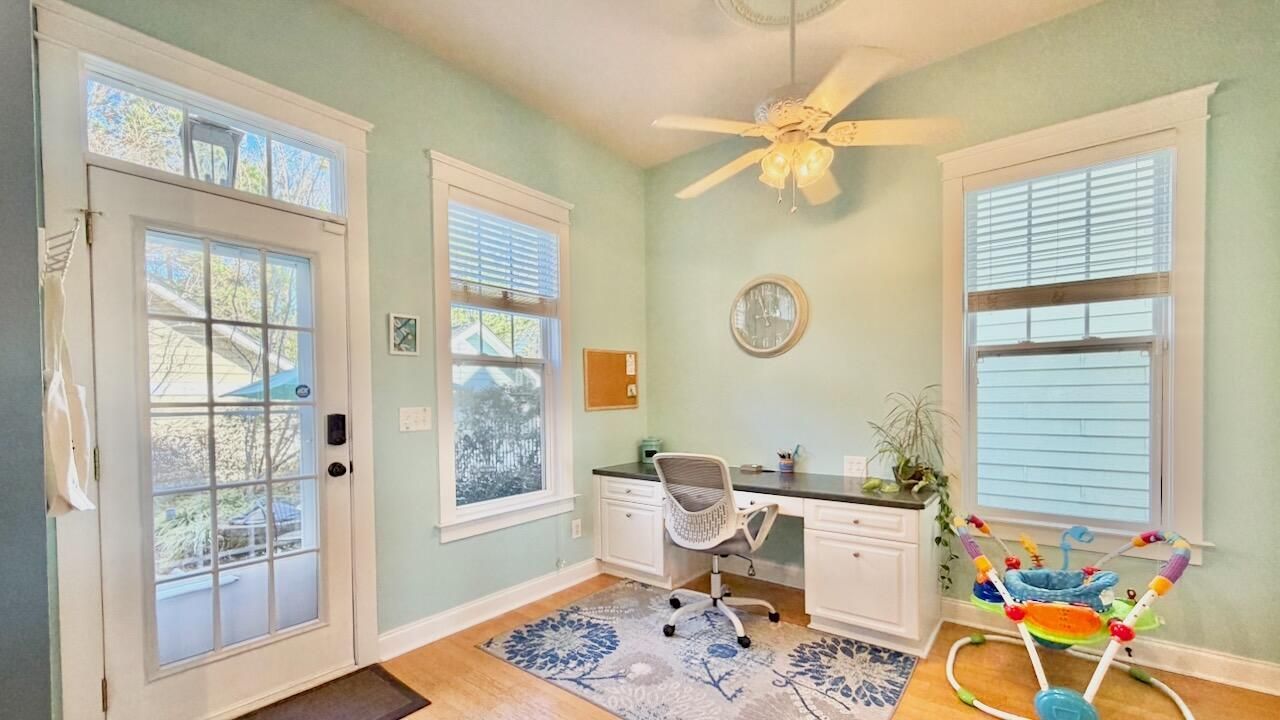 105 Hyacinth Street Photo 15