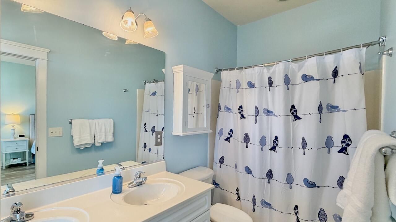 105 Hyacinth Street Photo 18