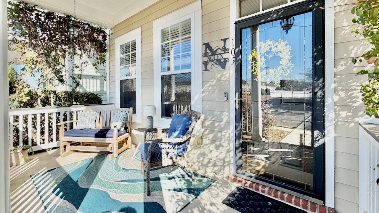 105 Hyacinth Street Photo 2