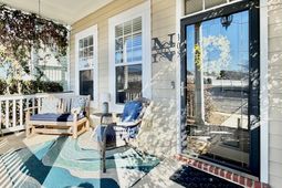 105 Hyacinth Street photo 4