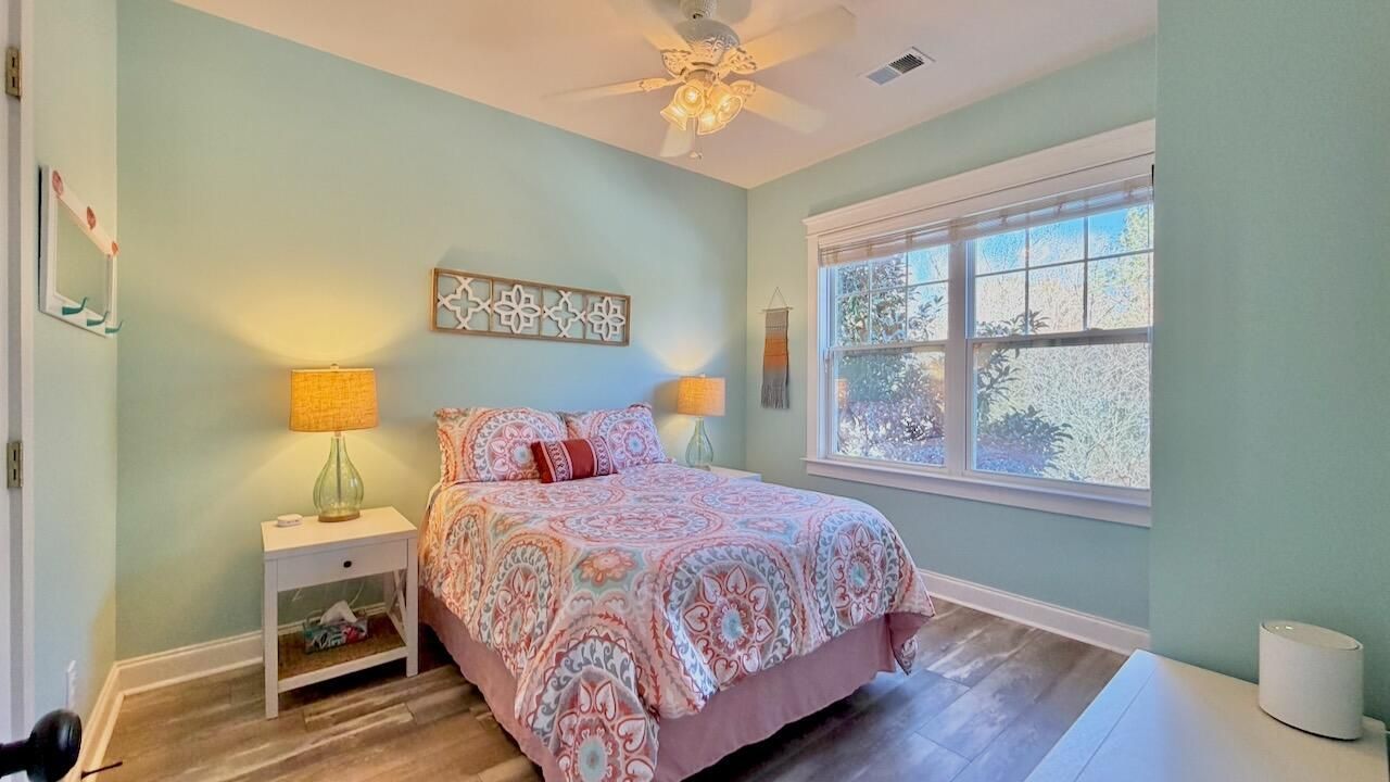 105 Hyacinth Street Photo 22