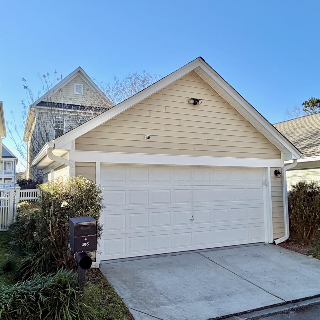 105 Hyacinth Street Photo 26