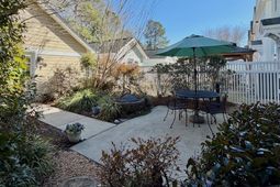 105 Hyacinth Street photo 4