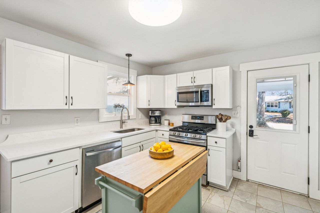 227 Stinson Drive Photo 9